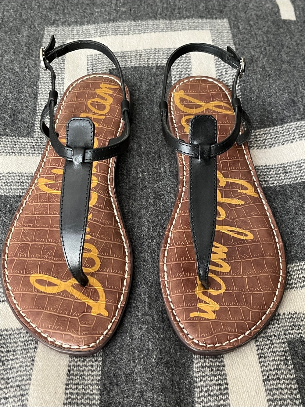 NWT Sam Edelman Gigi Black Strappy T‑Strap Leather Sandals